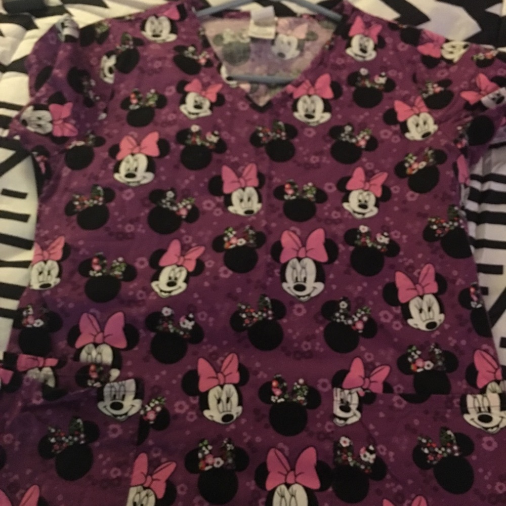 Scrub tops - Picture 5 of 6